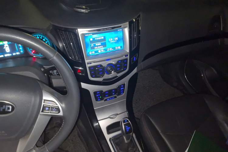 Used BYD e5 2016 300 Prestige Edition
