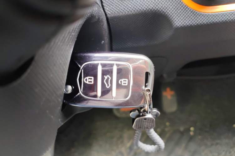 Used Wuling Hongguang MINIEV 2020 Zizai Version Lithium-NMC Vehicle Key