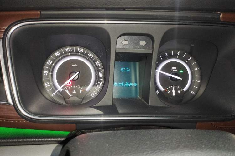 Used Buick GL8 2018 28T Luxury Model China VI Standard