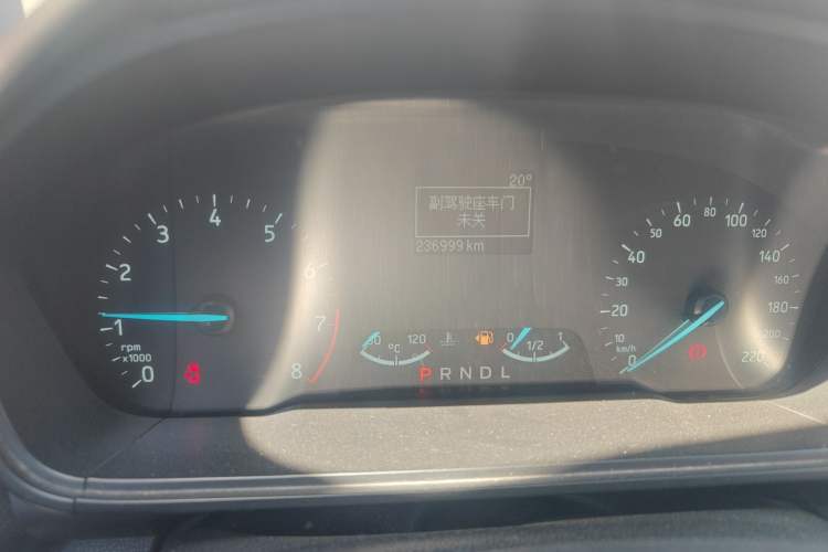 Used Ford EcoSport 2018 1.5L Automatic Elite Edition Odometer Close Up