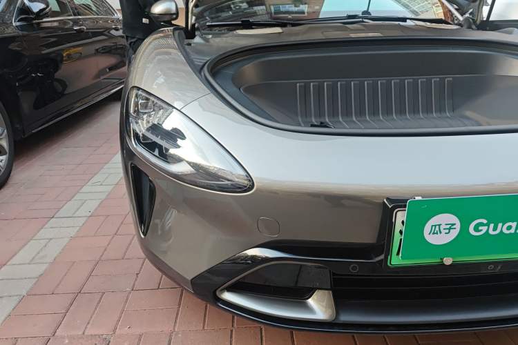 Used Xiaomi Auto SU7 2024 Rear-Drive Ultra-Long Range Advanced Pro-Level Intelligent Driving Version Right Front Headlight