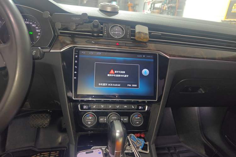 Used Volkswagen Magotan 2017 330TSI DSG Luxury Model Audio And AC Panel