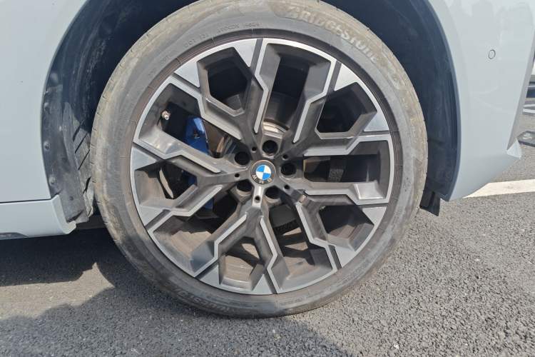 Used BMW X3 2025 xDrive30L Leading Model M Sport Package Right Front Wheel Hub