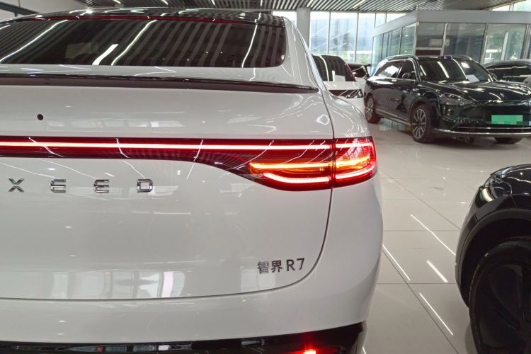 Used Hima Luxeed R7 2024 All-Electric 802 km Max
