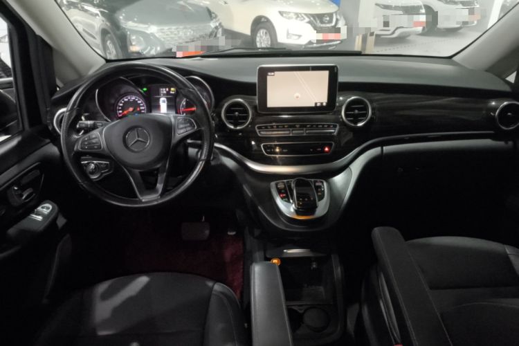 Used Mercedes-Benz V-Class 2017 V 260 Avantgarde Edition