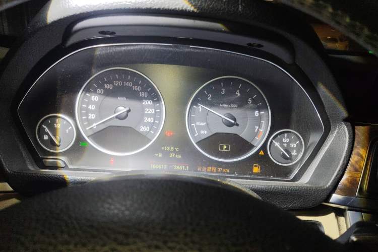 Used BMW 3 Series 2014 320Li Luxury Design Package
