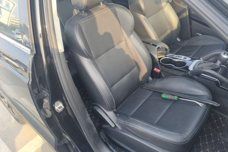 Used Zotye SR7 2016 1.5T CVT Cube Heart Edition China V Standard