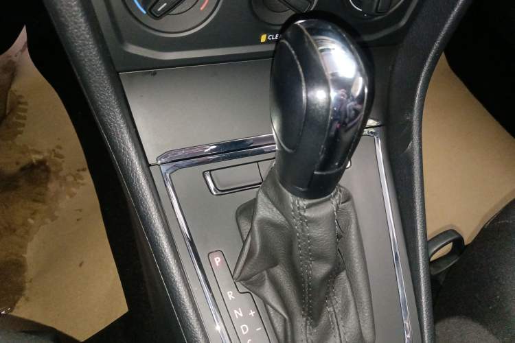 Used Volkswagen C-TREK 2018 1.5L Automatic Fashion Model