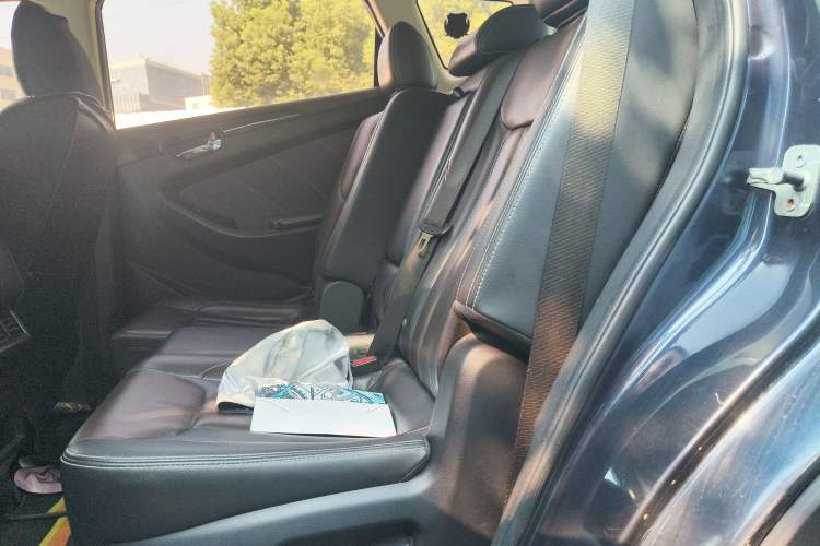 Used Dongfeng Fengon 580 2018 Revised Version 1.5T Manual Luxury Edition
