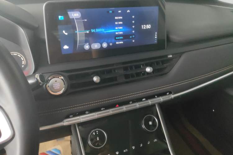 Used Chery Tiggo 8 2022 1.5 TCI Automatic Exclusive Edition 5 Seats Audio And AC Panel