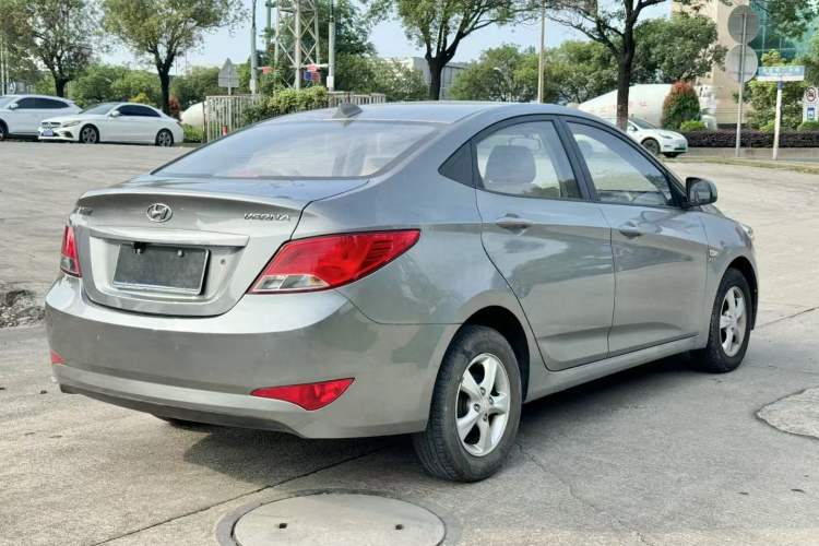 Used Hyundai Verna (older generation) 2014 1.4L Automatic Smart GLS Exterior 5