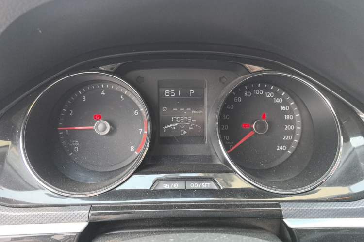 Used Volkswagen C-TREK 2018 230TSI DSG Comfort Model Instrument Cluster