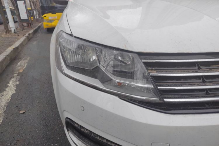 Used Volkswagen Gran Lavida 2017 180TSI DSG Comfort Edition Right Front Headlight