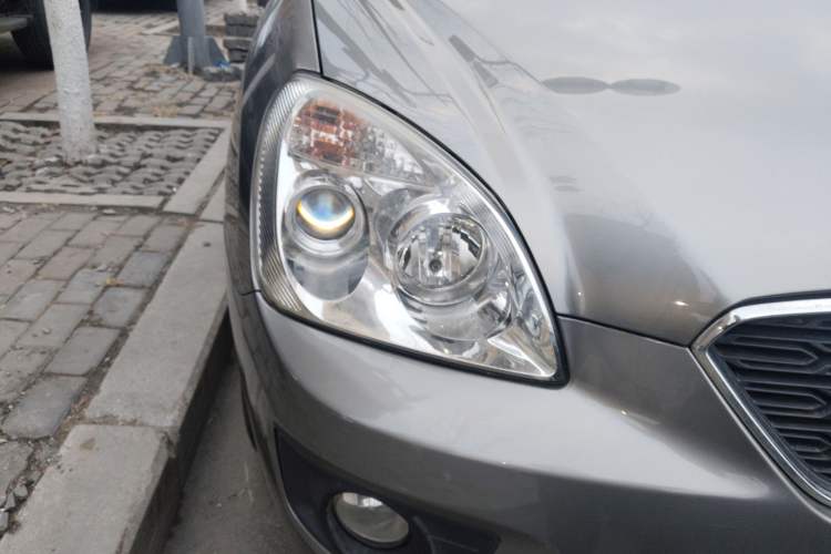 Used Kia Carens 2011 2.0L 7-Seater Automatic Standard Edition
