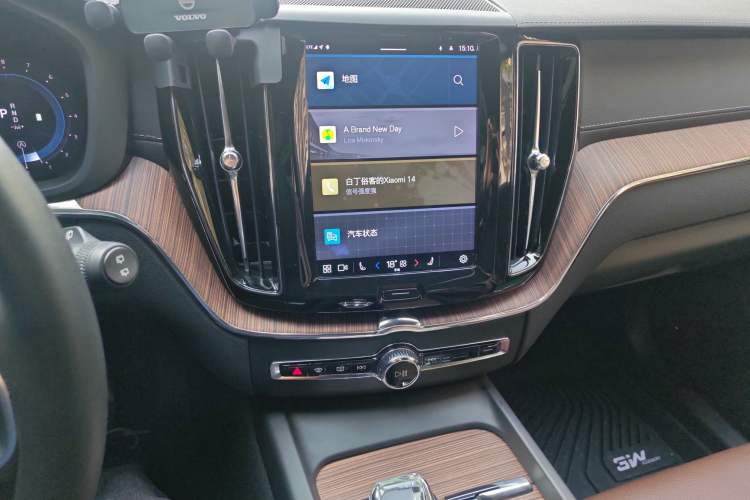 Used Volvo XC60 2023 B5 4x4 Smart Luxury Edition
