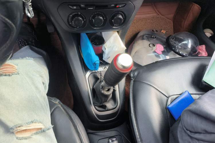 Used Peugeot 301 2016 1.6L Manual Comfort Edition
