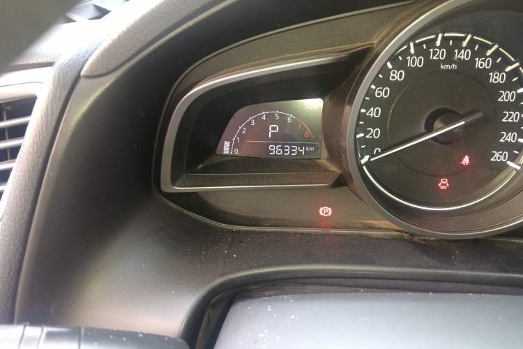 Used Mazda 3 Axela 2017 Sedan 1.5L Automatic Luxury Model Emission Standard China V
