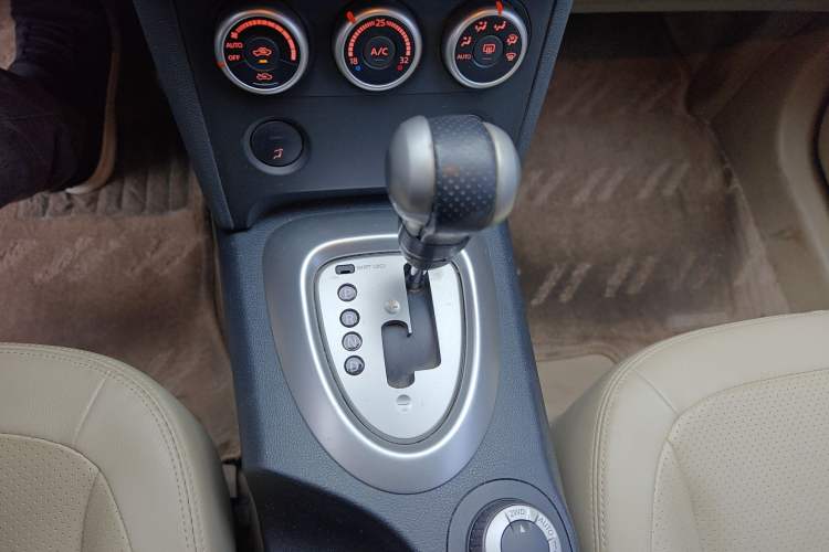 Used Nissan Qashqai 2011 2.0 XV Tigre CVT 4WD
