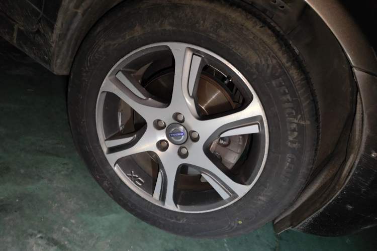 Used Volvo XC60 2014 T5 Zhiyi Edition Right Front Wheel Hub