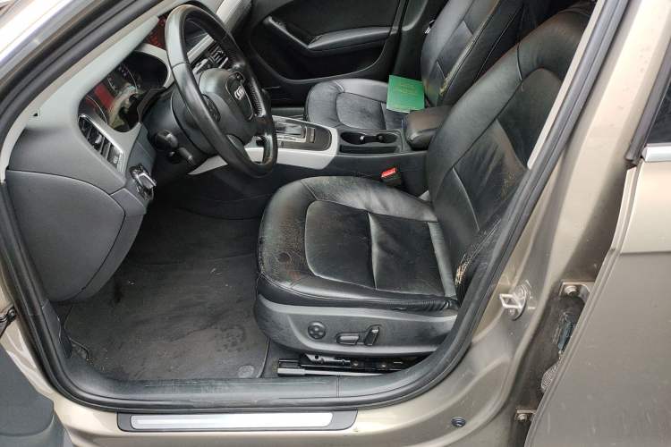 Used Audi A4L 2012 2.0 TFSI automatic Comfort trim level Left Front Seat