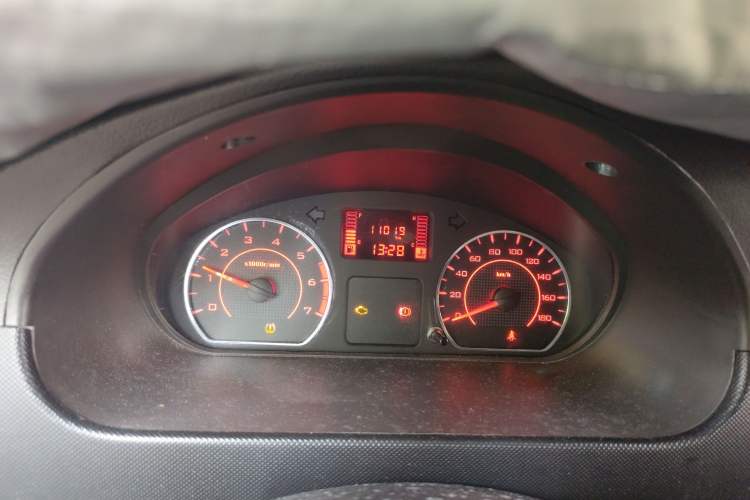 Used Wuling Rongguang 2021 1.5L Extended Basic Version L3C Odometer Close Up