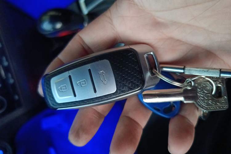 Used Hyundai Mistra 2014 1.8L Automatic Smart GLS Vehicle Key