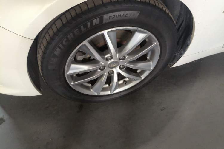 Used Infiniti Q50 2014 2.0T Comfort Edition
