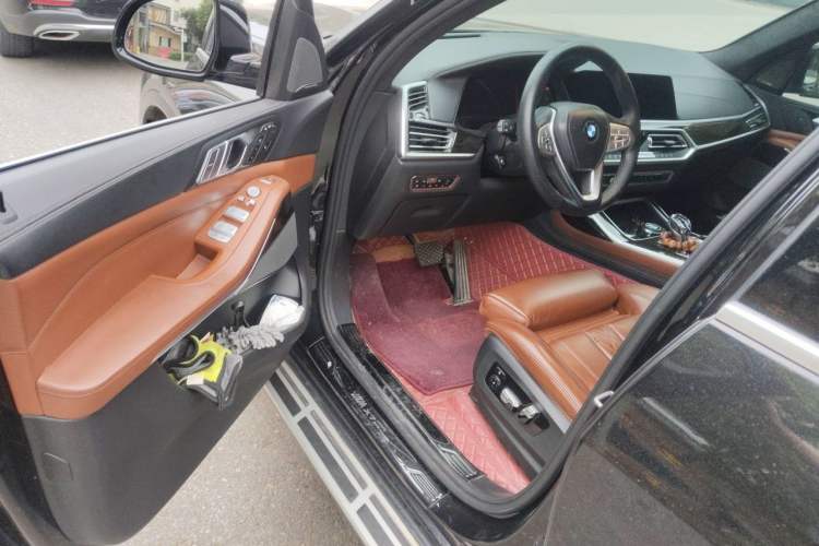 Used BMW X7 