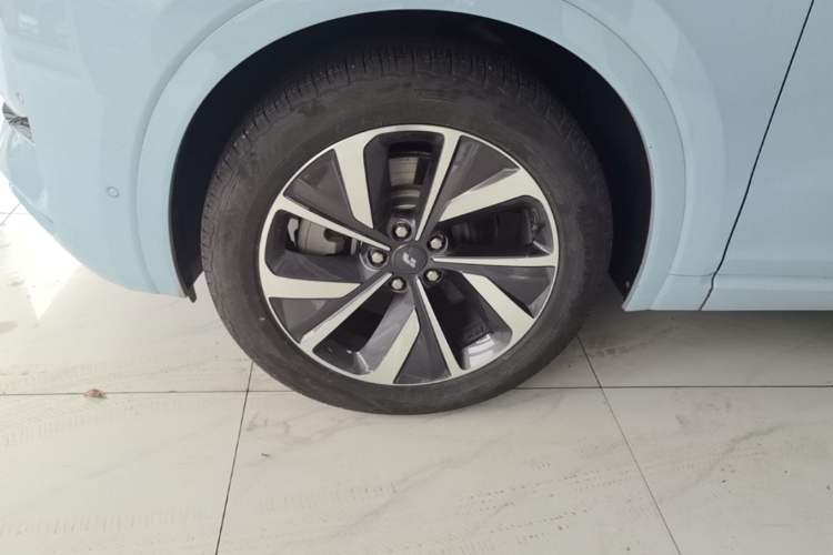 Used Li Auto ONE 2021 Extended-Range 6-Seater Version Left Front Wheel Hub