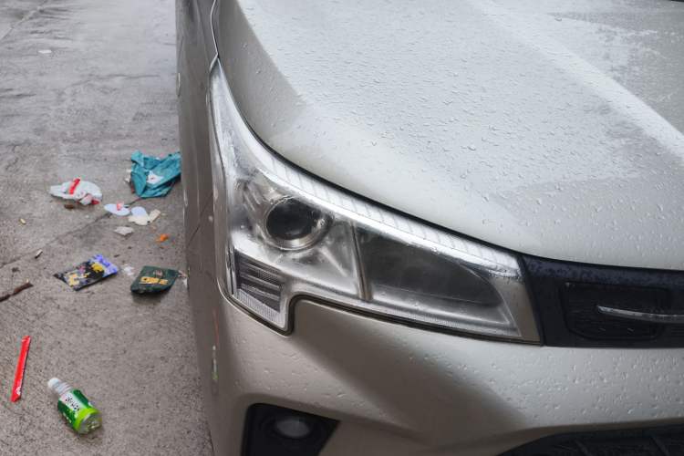 Used Dongfeng Fengon 380 2022 1.5L Comfort-Class Passenger Vehicle (Spiral Spring) – 7 Seats