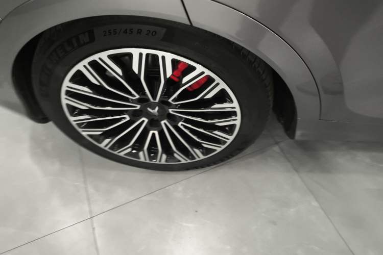 Used VOYAH FREE 2025 Model FREE+ Four-Wheel-Drive Qiankun Edition