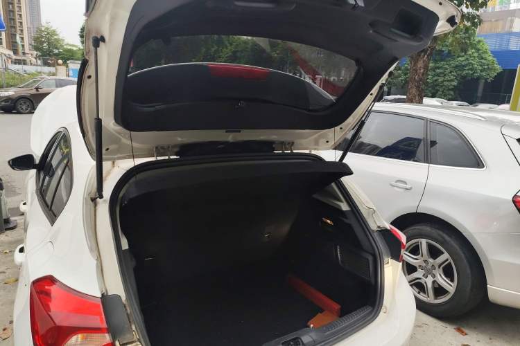 Used Ford Focus 2019 Hatchback EcoBoost 180 Automatic Trendy Model