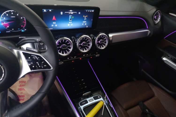 Used Mercedes-Benz GLB 2024 Refresh GLB 220 Fashion Edition Audio And AC Panel