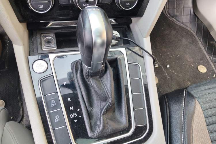 Used Volkswagen Magotan 2017 330TSI DSG Luxury Model Gear Lever