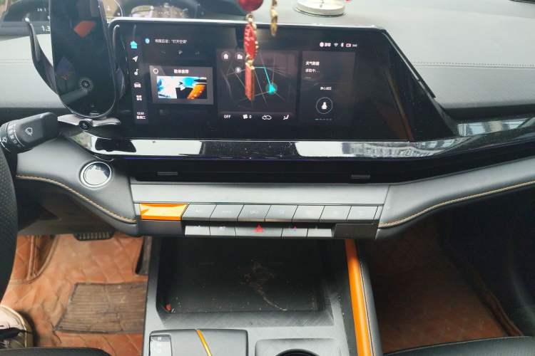 Used CHANGAN UNI-V 2022 1.5T Prestige Version Audio And AC Panel