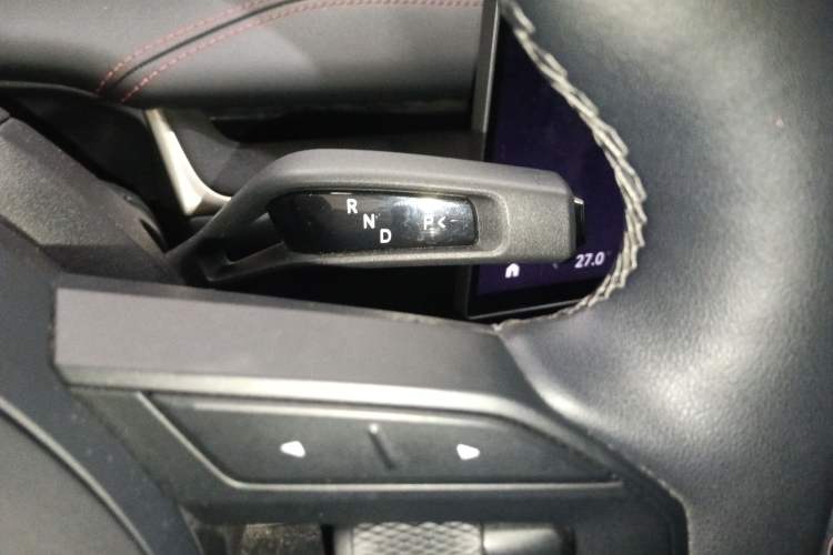 Used Xiaomi Auto SU7 2024 Rear-Drive Long-Range Intelligent Driving Version Gear Lever