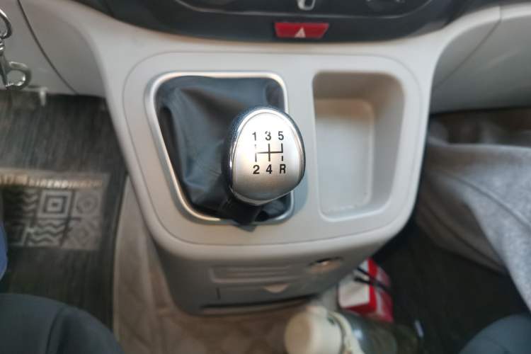 Used JAC Refine M3 2022 1.8L 7-seat Standard Edition Gear Lever