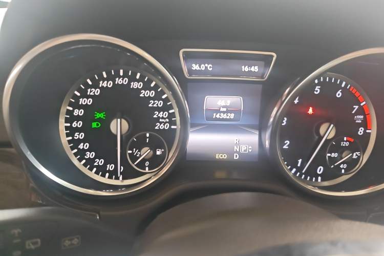 Used Mercedes-Benz M-Class 2015 ML 400 4MATIC Dynamic Model Instrument Cluster