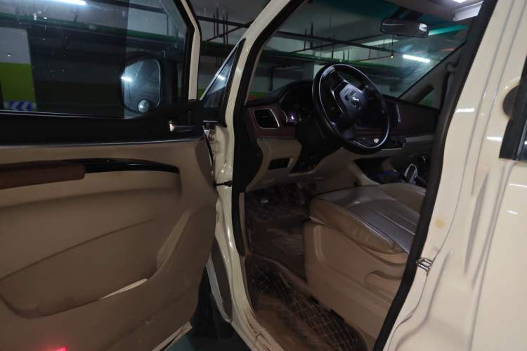 Used FORTHING Lingzhi 2018 M5 1.6L 7-Seater Luxury Model
