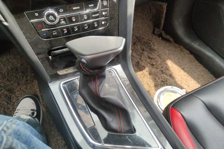 Used Venucia D60 2018 1.6L CVT Smart Connect Elite Edition
