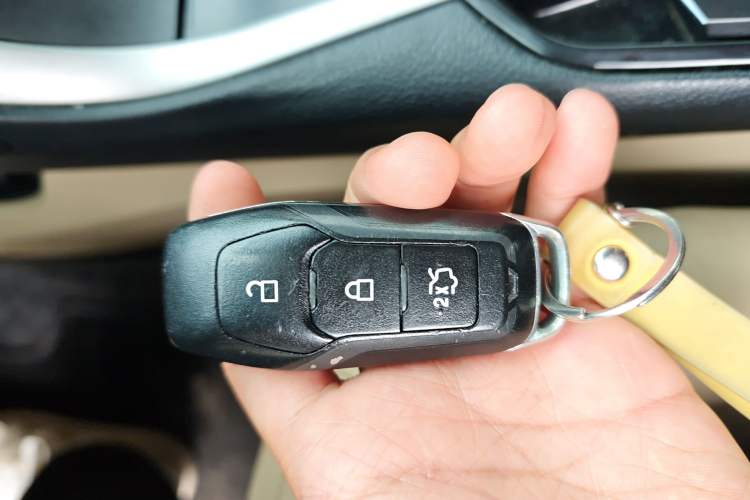 Used Ford Edge 2015 2.0T GTDi Two-Wheel-Drive Elite Edition
