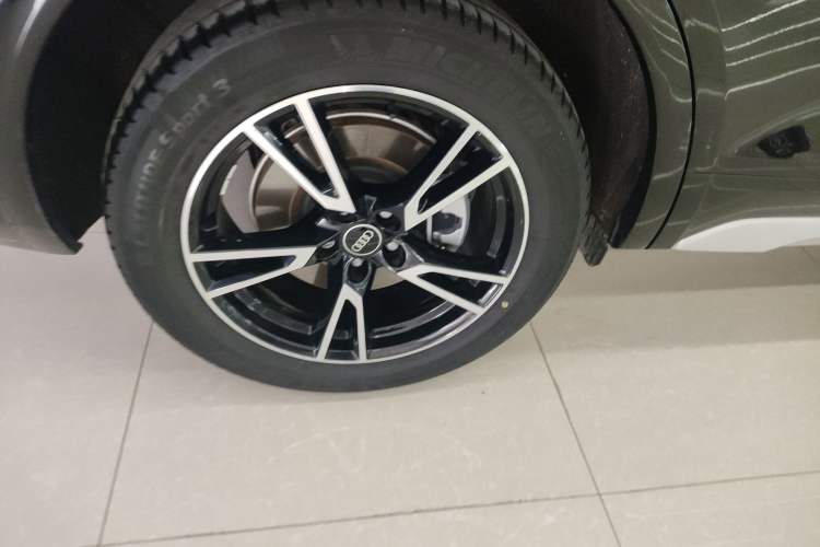 Used Audi Q5L 2024 40 TFSI Fashion Dynamic Model