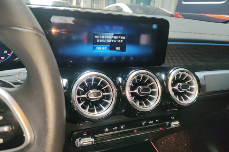 Used Mercedes-Benz GLB 2023 GLB 220 Sport Edition Audio And AC Panel