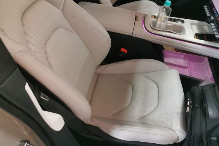 Used Xiaomi Auto SU7 2024 Four-Wheel Drive Ultra-Long Range Advanced Intelligent Driving Max Edition