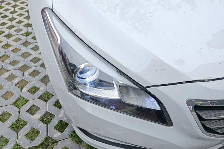 Used Hyundai Mistra 2014 1.8L Automatic Smart GLS Right Front Headlight