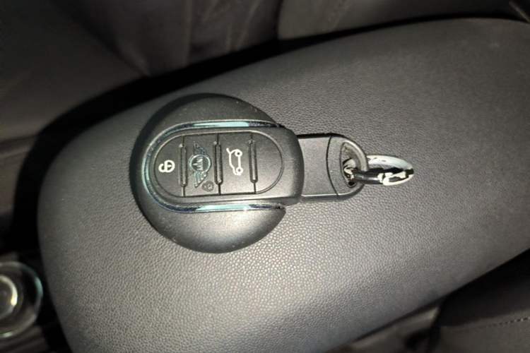Used MINI 2022 Updated 1.5T COOPER Classic Edition Vehicle Key
