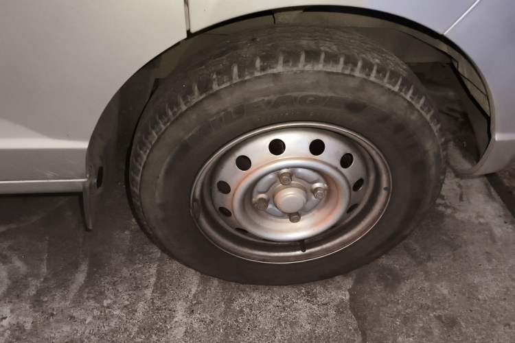 Used Wuling Rongguang S 2021 1.2L Base Model 7-Seater LSI Right Front Wheel Hub