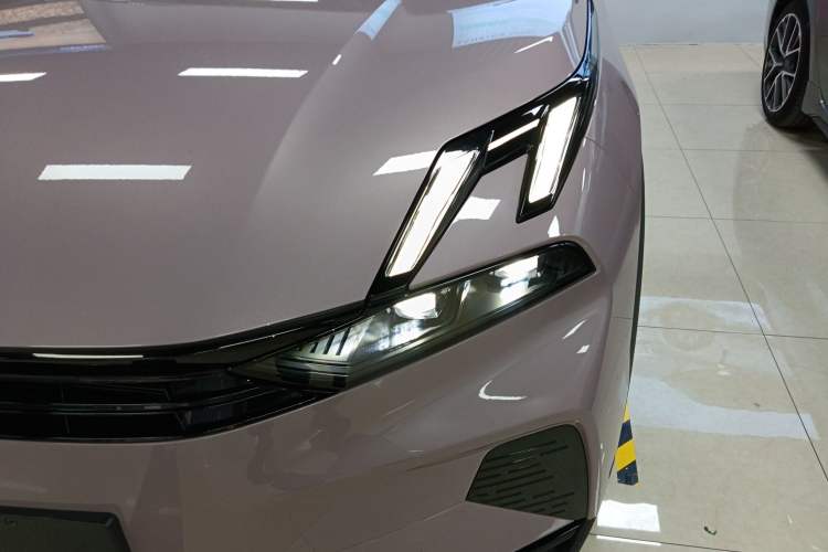 Used Lynk & Co 06 EM-P 2023 EM-P 126 Long-Range Halo
