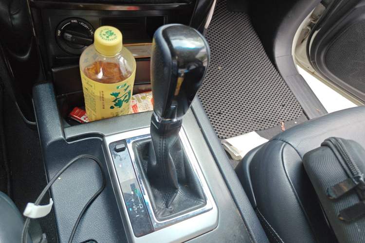 Used Toyota Prado 2016 2.7L Automatic Standard Edition Gear Lever