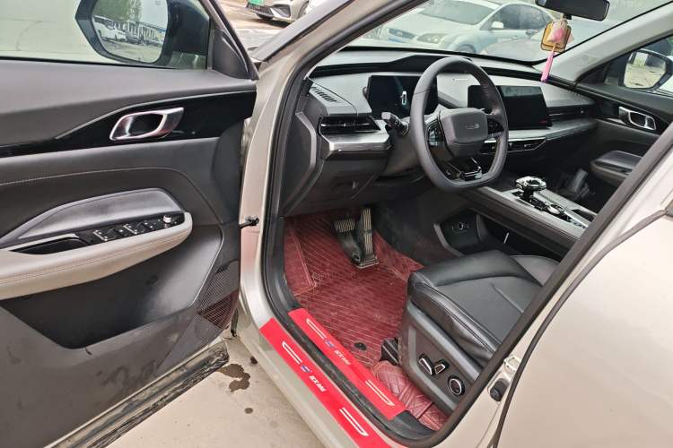 Used CHANGAN OSHAN Z6 2023 Blue Whale 1.5T DCT Smart Edition Driver Seat